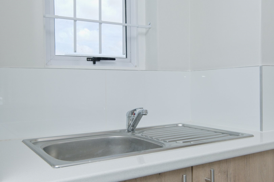 To Let 2 Bedroom Property for Rent in Parsonsvlei Eastern Cape